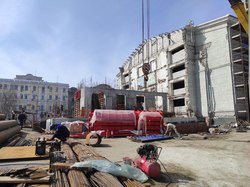 Восстановить 'коробку' Театра оперы обещают в июне